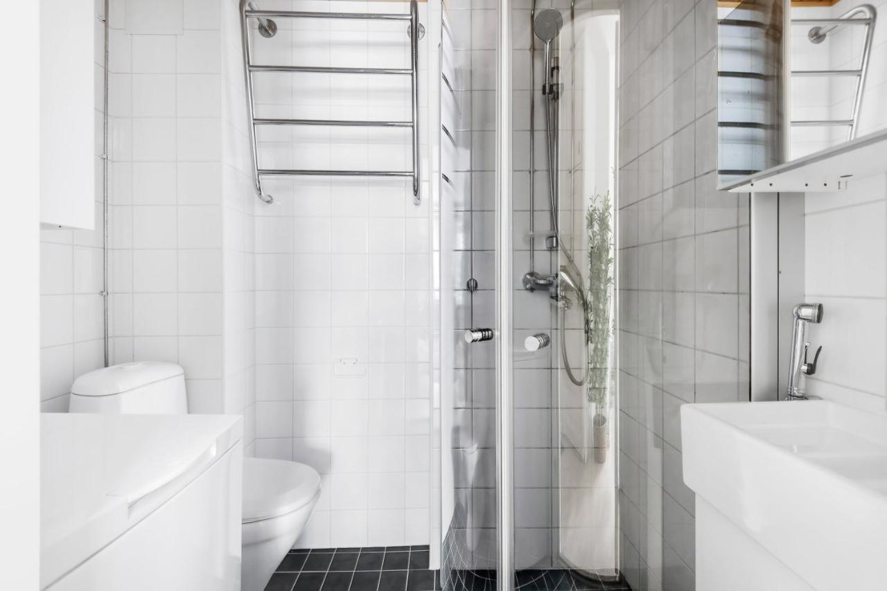 Wehost Modern Scandinavian In Trendy Kallio Helsinki